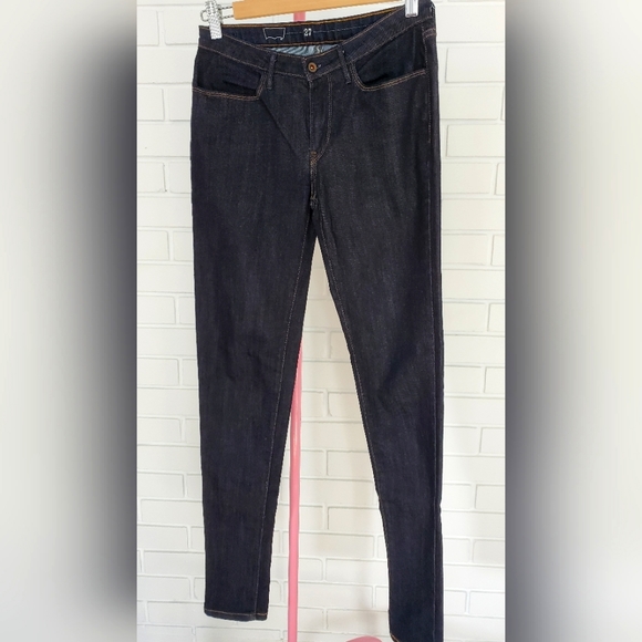 NWOT Levi's Skinny Jeans - Picture 2 of 2
